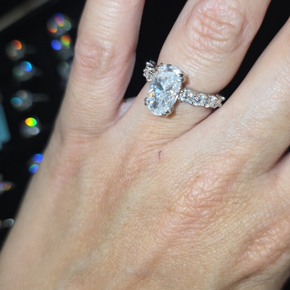 4.88cttw Moissanite Oval Cut Engagement Ring. SOLID SILVER S925 - Picture 3 of 11